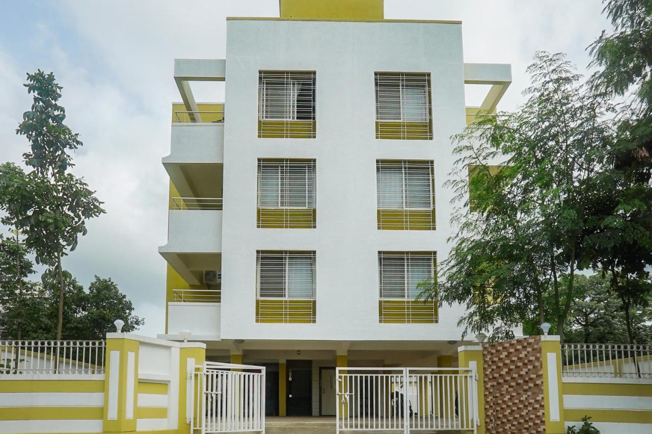 Oyo 16007 Sk Executive Hotel Yerandwane Екстериор снимка