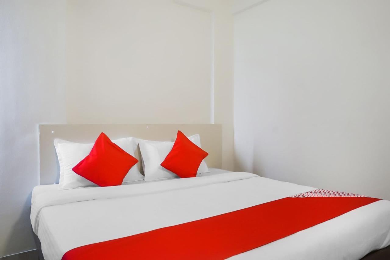 Oyo 16007 Sk Executive Hotel Yerandwane Екстериор снимка