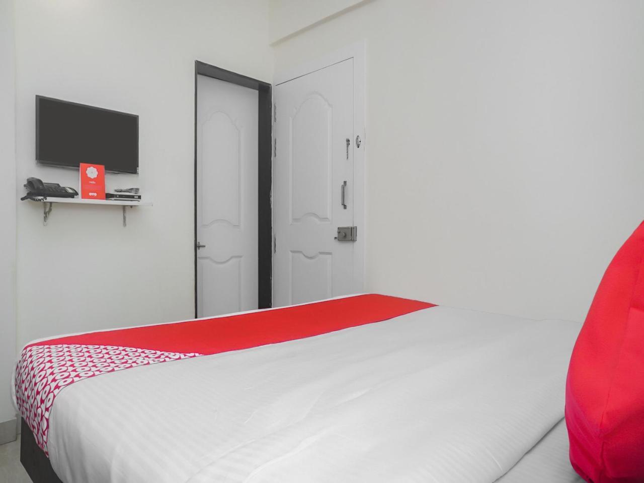 Oyo 16007 Sk Executive Hotel Yerandwane Екстериор снимка